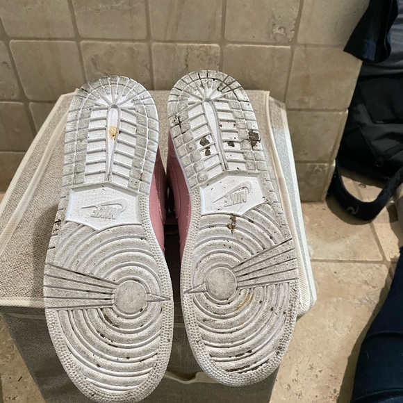 Air Jordan Retro 1 Mid- Girls’ Easter Pink - Picture 5 of 6